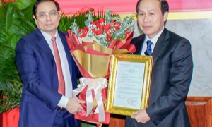Công bố Quyết định chuẩn y đồng chí Lê Tiến Châu giữ chức Bí thư Tỉnh ủy Hậu Giang
